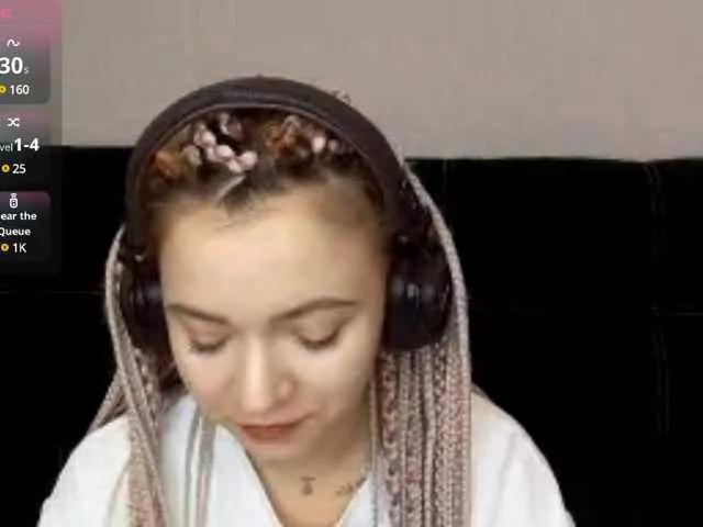 EleanorBaker on BongaCams 