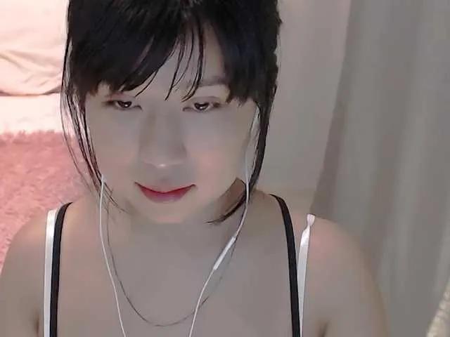 LucyLiu on BongaCams