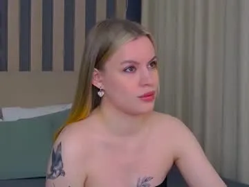 amaliabell — ass in oil  #shy #toes #tattoo #daddy #pantyhose [280 tokens remaining]