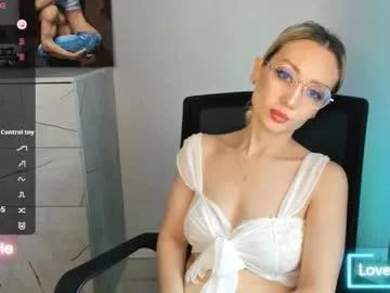 amiwong — Let's dance!  #asian #bigboobs #cum #squirt #feet - Goal: top off [499 tokens remaining]