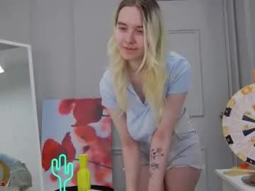 ashly_cherry — Goal: Squeeze the boobs  