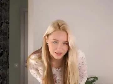 emmiemurray — g: lick my finger close to cam  / Call me Aurora, I'm from Venice, I'm #18 y.o. Will you be my friend? #shy #new #teen #blond [25 tokens remaining]