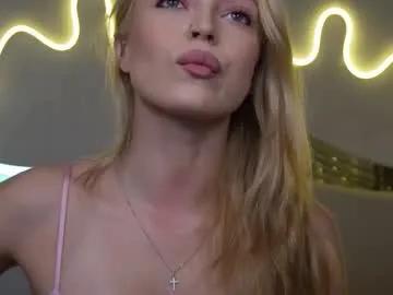 kelly_peachpiee — GOAL: Sexy Dance [300 tokens remaining] Welcome to my room! #feet #blonde #redhead #lovense #new