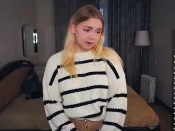 leotafredericks — Is my smile important to you?!<3 [33 tokens remaining] Hello guys! Im Lora! #18 #new #shy #curvy #cute! My GOAL: