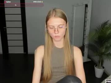 phoebepaw — Welcome to my room! Let's play a secret show - Goal: topless [69 tokens left] #skinny #young #squirt #blonde #smalltits