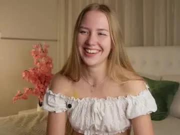 roxanelan — GOAL: If you love my face Hi, I'm new here! Let's start having fun? #shy #18 #new #teen #skinny [99 tokens remaining]