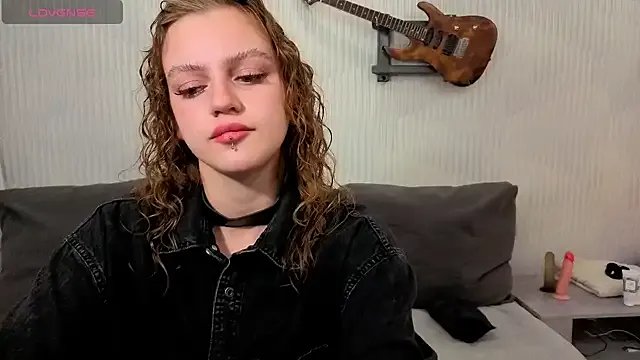 Anny_Blossom on StripChat 