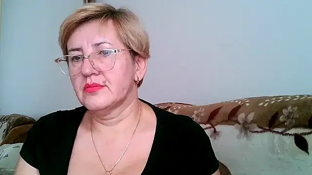 Dana4921 on StripChat 