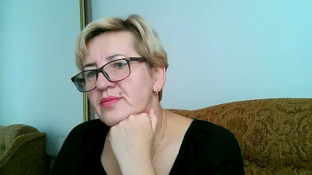 Dana4921 on StripChat 