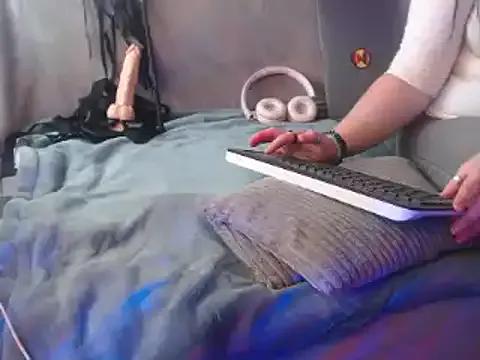 GoddessMonicaNylon — MAKE GODDESS HAPPY!