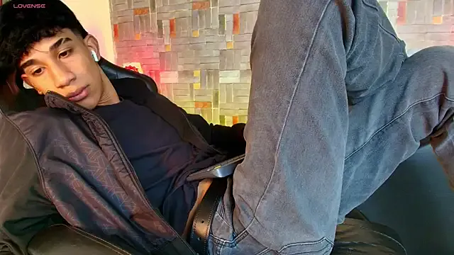 hares_mds on StripChat