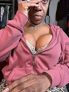 Kennady_Buxum_Goddess on StripChat 