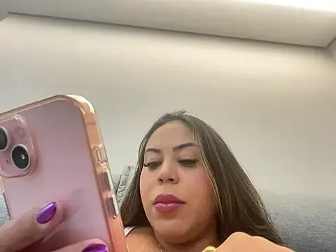 lariic — leo nos peitos 