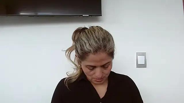 linda-mature43 — full nake masturbacion squirt