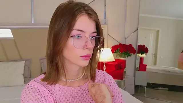 MeganMour on StripChat