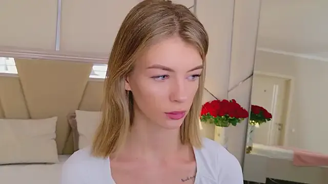 MeganMour on StripChat