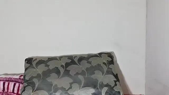 SexyBitchx01 — spread ass