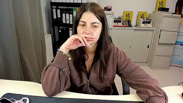 TiffanySweet on StripChat 