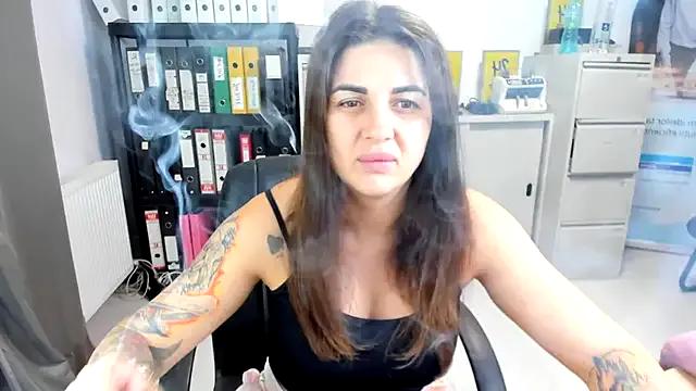 TiffanySweet on StripChat 